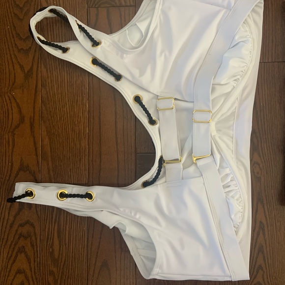 black & white • knotty bikini with underwire - Picture 2 of 2